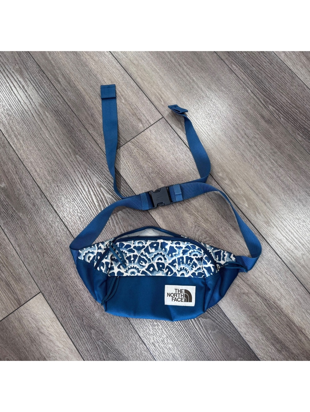 The North Face Blue and White Patterned Waist Bag Fanny Pack